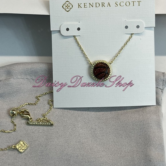 Kendra Scott Jewelry - ✨Kendra Scott Basketball Short Pendant Necklace Gold New ✨